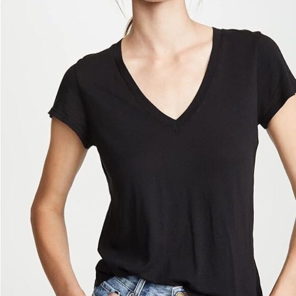 Chico's Travelers Black Short Sleeve Tee - Picture 1 of 4